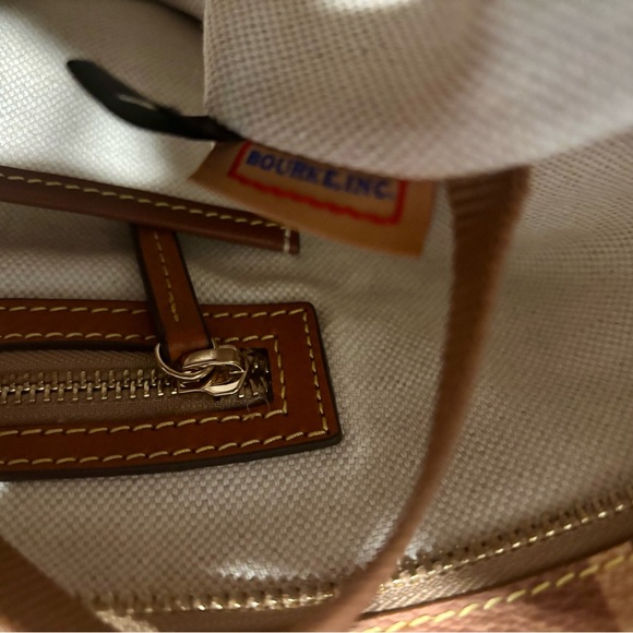 π€ Authentic Dooney & Bourke Monogram Tote Bag π€ - Picture 8 of 9